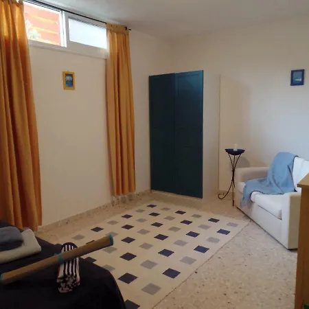 Apollo Beach 10, 公寓 Paphos